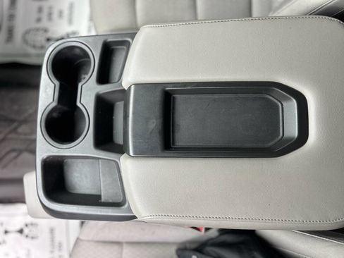 Used 2022 Chevrolet Silverado 1500 LT w/ Convenience Package II image 16