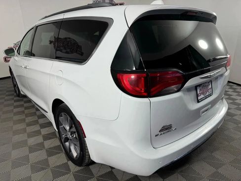Used 2019 Chrysler Pacifica Limited FWD image 28