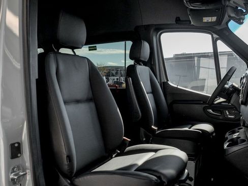 New 2025 Mercedes-Benz Sprinter 2500 image 24