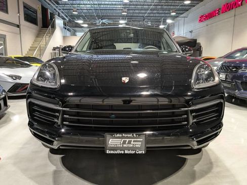 Used 2019 Porsche Cayenne AWD/4WD image 2