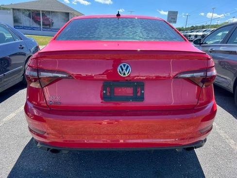 Used 2019 Volkswagen Jetta GLI FWD image 3