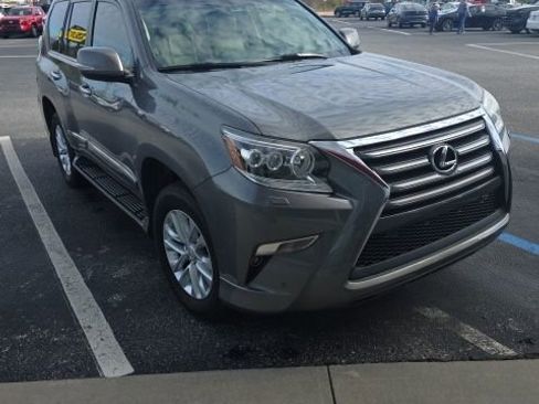 Used 2014 Lexus GX 460 w/ Premium Package image 3
