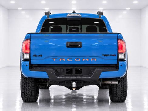 Used 2018 Toyota Tacoma TRD Pro AWD/4WD image 4