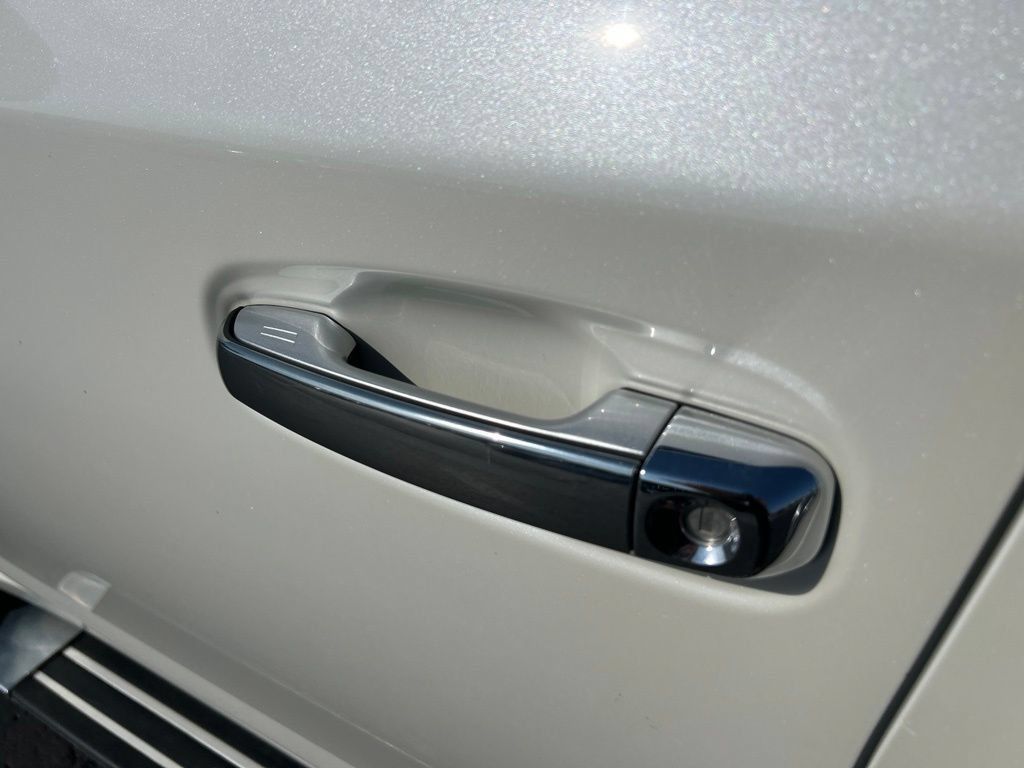 Used 2018 Toyota 4Runner Limited AWD/4WD image 12