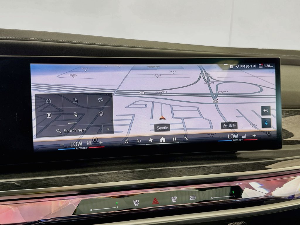 Used 2023 BMW i7 xDrive60 AWD/4WD image 34