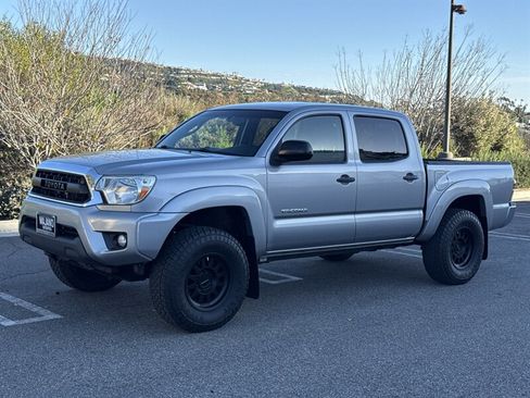 Used 2014 Toyota Tacoma PreRunner w/ TRD Off-Road Package image 3
