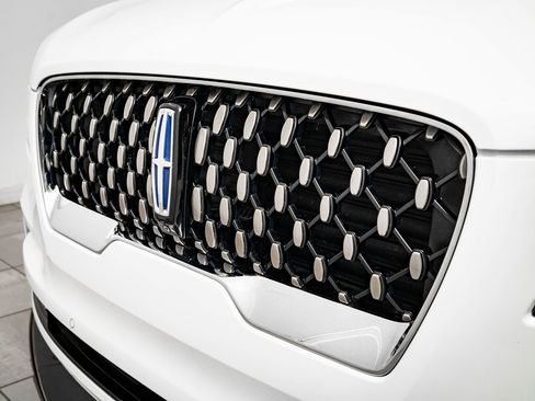 Used 2022 Lincoln Aviator Grand Touring w/ Equipment Group 301A image 3