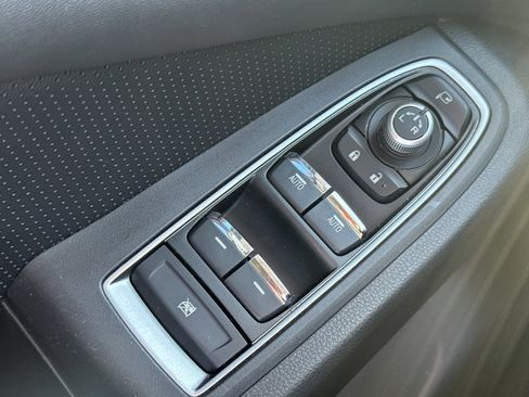 Certified 2023 Subaru Ascent Limited w/ Technology Package image 23