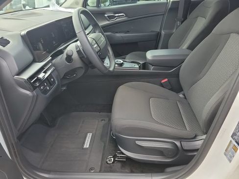 Used 2026 Kia Sportage LX FWD image 23