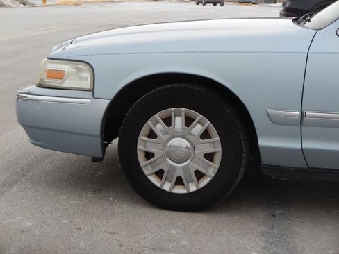 Used 2006 Mercury Grand Marquis GS RWD image 9