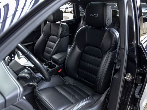 Certified 2018 Porsche Macan GTS AWD/4WD image 5