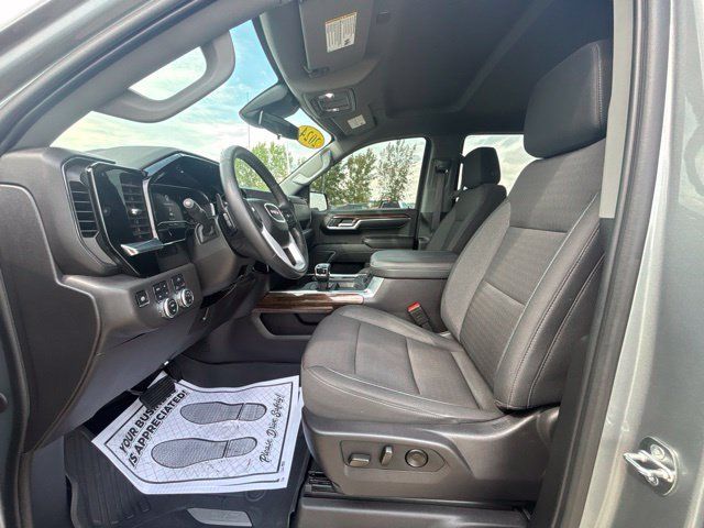 Used 2024 GMC Sierra 1500 Elevation AWD/4WD image 3