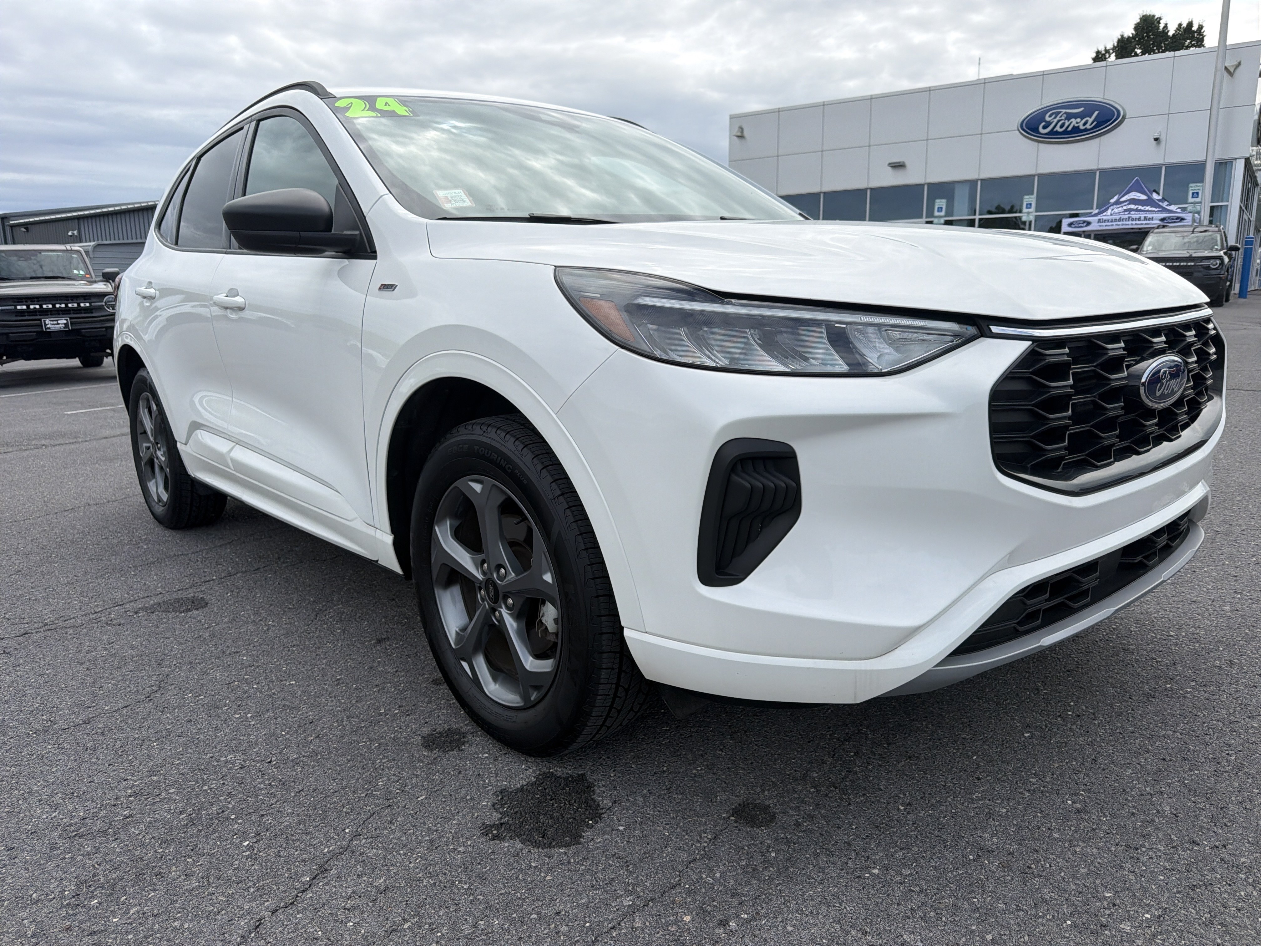 Used 2024 Ford Escape ST-Line AWD/4WD image 1