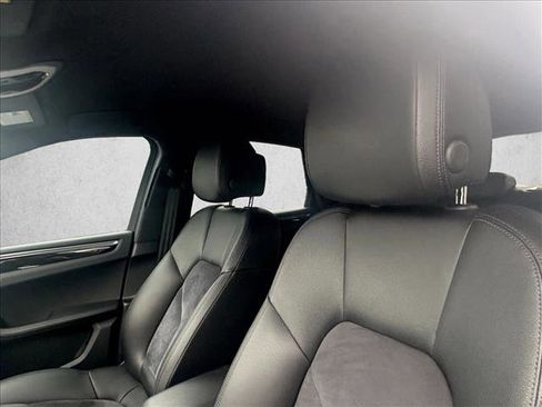 Used 2020 Porsche Macan image 13