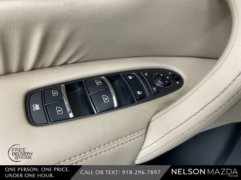 Used 2017 Nissan Armada Platinum w/ Interior Lighting Package image 20