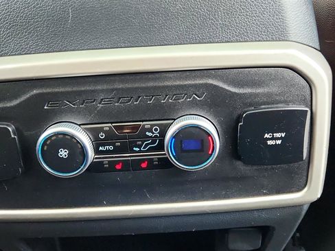 Used 2024 Ford Expedition Max Limited image 21