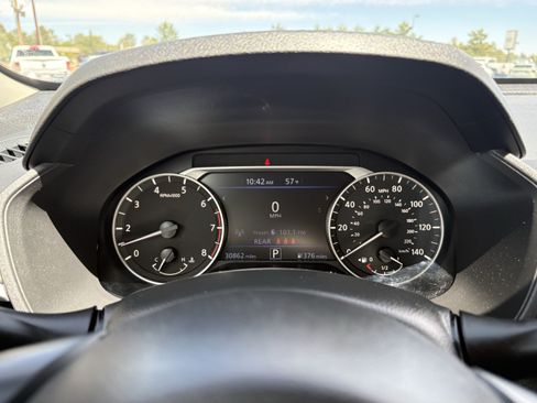 Used 2025 Nissan Altima 2.5 SV FWD image 18