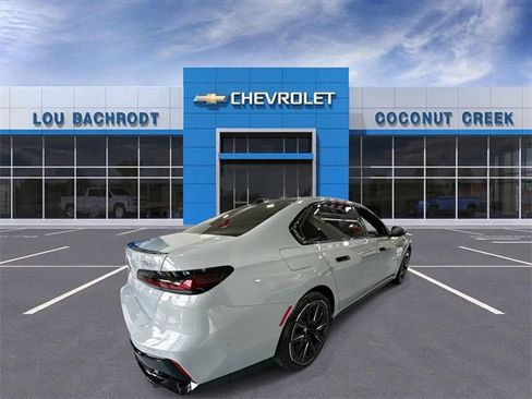 Used 2024 BMW 760i xDrive image 8