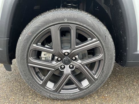 New 2026 Jeep Compass Latitude image 37