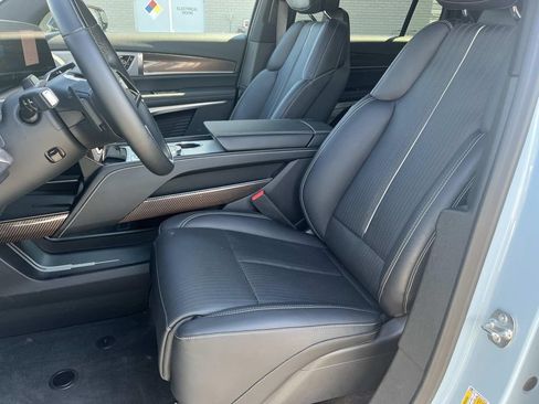 Used 2026 Cadillac Vistiq Sport w/ LPO, Floor Liner Package AWD/4WD image 23