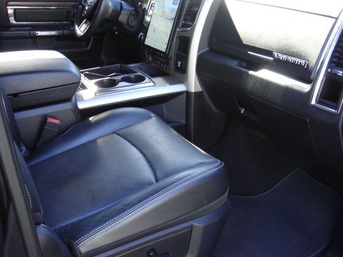 Used 2015 RAM 2500 Laramie w/ Convenience Group AWD/4WD image 12