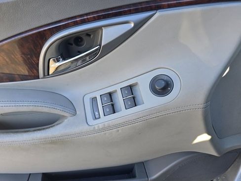 Used 2011 Buick LaCrosse CXL image 14