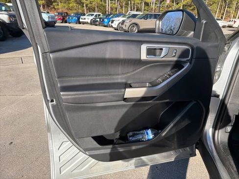 Used 2024 Ford Explorer XLT image 20