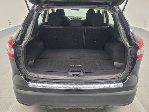 Used 2020 Nissan Rogue Sport SV image 29