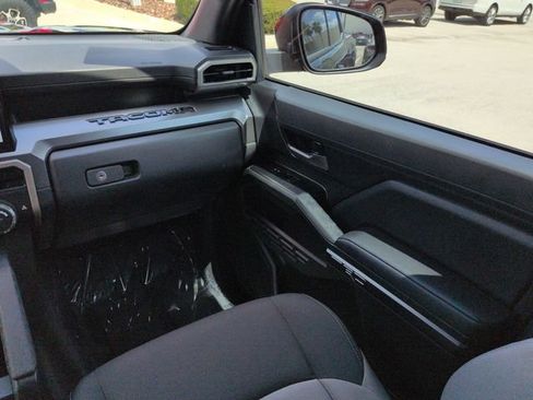 Used 2026 Toyota Tacoma 4x4 Double Cab image 17