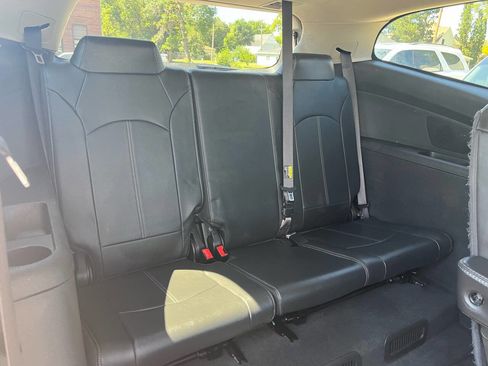 Used 2016 Chevrolet Traverse LT image 39