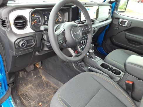 Used 2026 Jeep Wrangler Sport AWD/4WD image 6