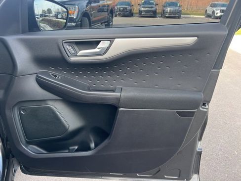 Used 2020 Ford Escape SE image 10