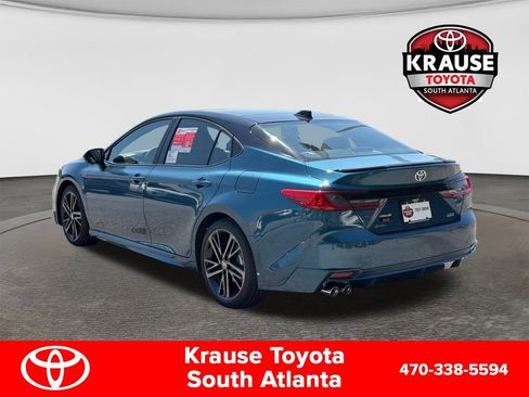 New 2026 Toyota Camry Hybrid FWD image 6