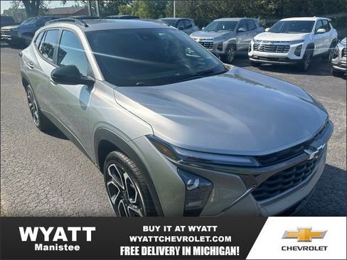 Certified 2024 Chevrolet Trax RS w/ Driver Confidence Package image 1