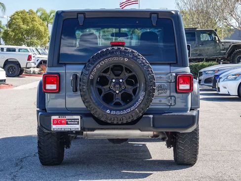 Certified 2022 Jeep Wrangler Willys image 5