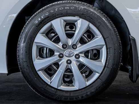 Used 2021 Toyota Corolla LE image 17