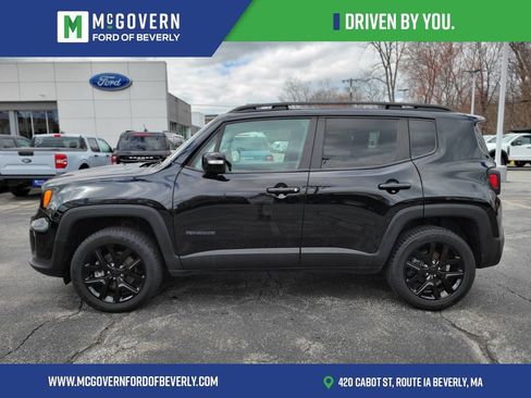 Used 2023 Jeep Renegade Altitude w/ Convenience Group I AWD/4WD image 3