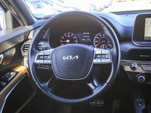 Used 2022 Kia Telluride SX w/ Towing Package image 17