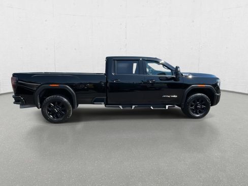 Used 2024 GMC Sierra 2500 AT4 w/ Technology Package AWD/4WD image 7