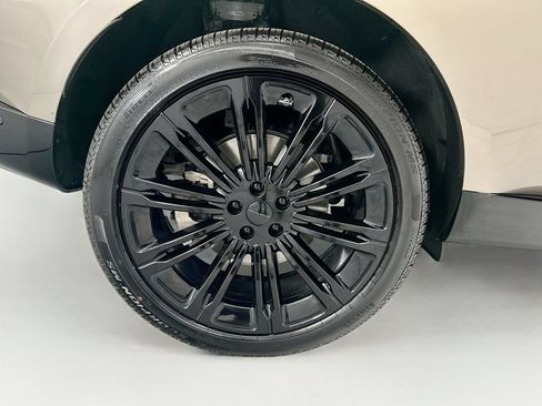 Used 2023 Land Rover Range Rover SE AWD/4WD image 32