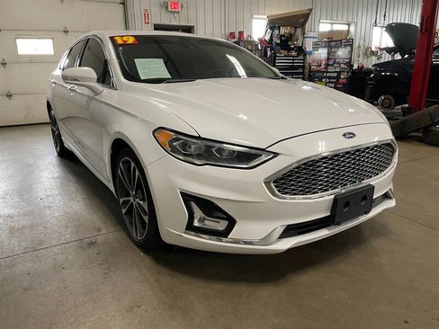 Used 2019 Ford Fusion Titanium AWD/4WD image 4