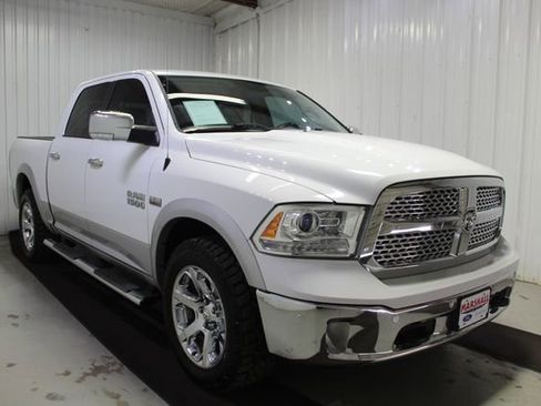 Used 2014 RAM 1500 Laramie w/ Convenience Group AWD/4WD image 3