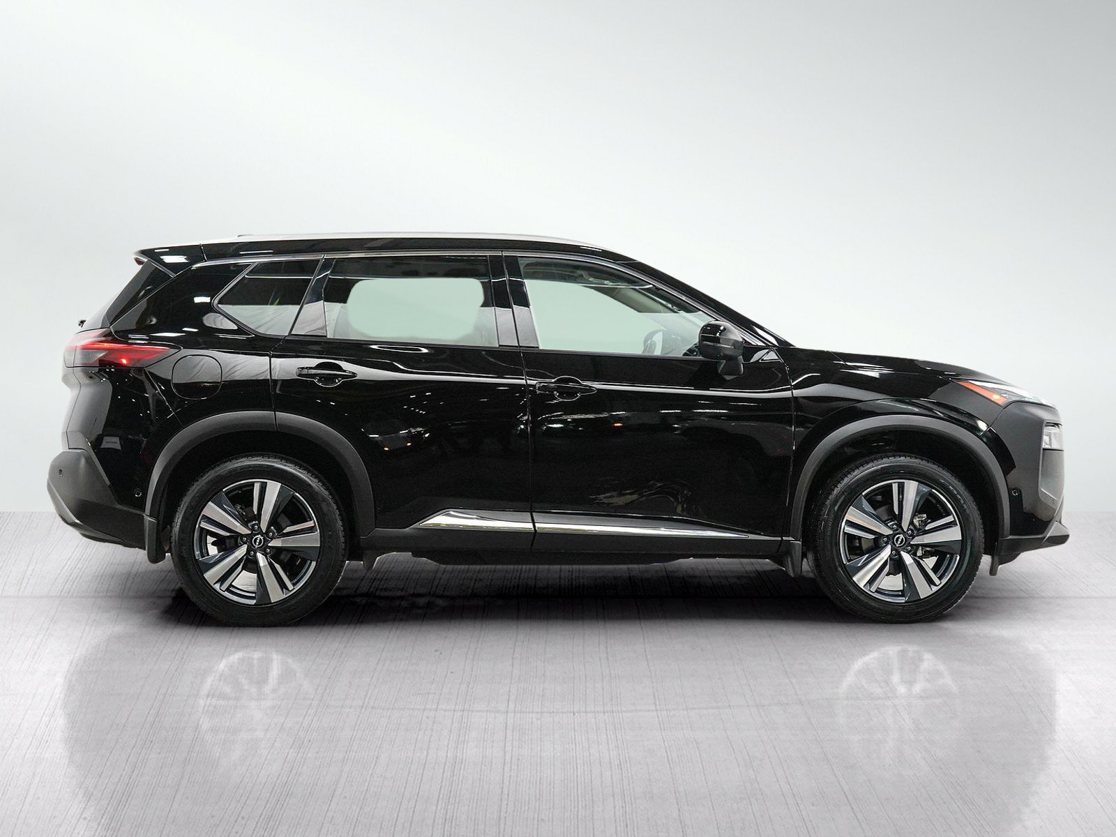 Used 2023 Nissan Rogue SL w/ SL Premium Package AWD/4WD image 6