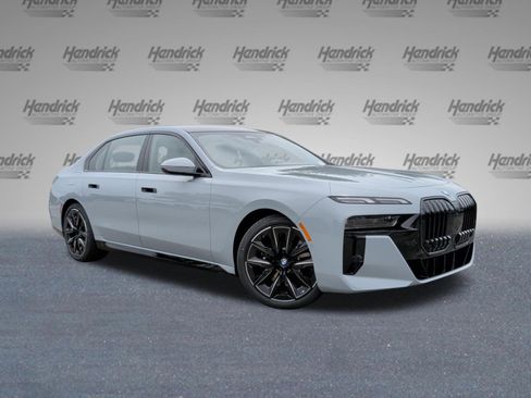 New 2026 BMW 740i w/ Premium Package RWD image 2