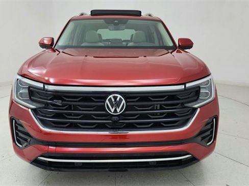 Used 2025 Volkswagen Atlas SEL Premium R-Line image 2