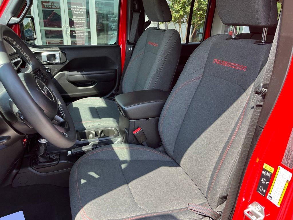 Used 2025 Jeep Wrangler Unlimited Rubicon AWD/4WD image 5