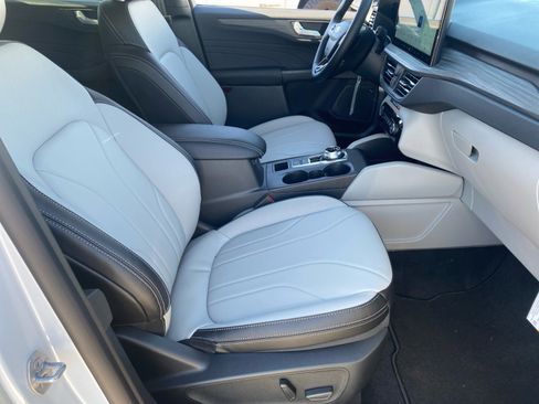 New 2026 Ford Escape PHEV w/ PHEV Premium Package image 19