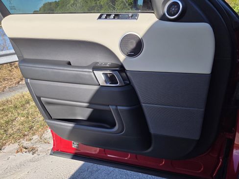 Used 2021 Land Rover Range Rover Sport HSE Silver Edition image 25