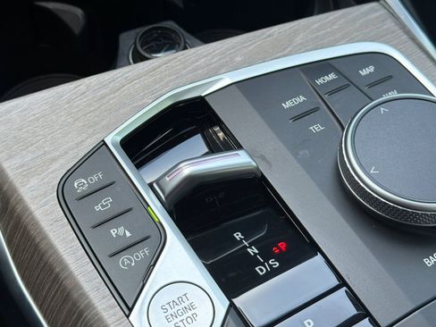 Certified 2025 BMW 330i Sedan image 27