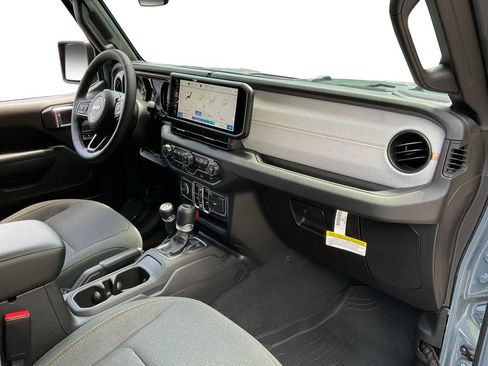 New 2025 Jeep Gladiator Sport AWD/4WD image 18